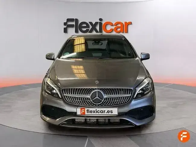 Usado Mercedes A200 Urban 136 CV (100 kW) 2017 Gris Utilitario