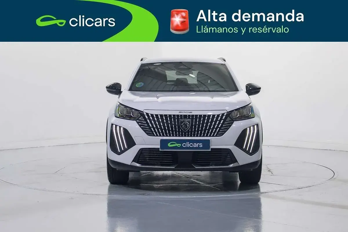 Usado Peugeot 2008 Allure 136 CV (100 kW) 2025 Blanco SUV