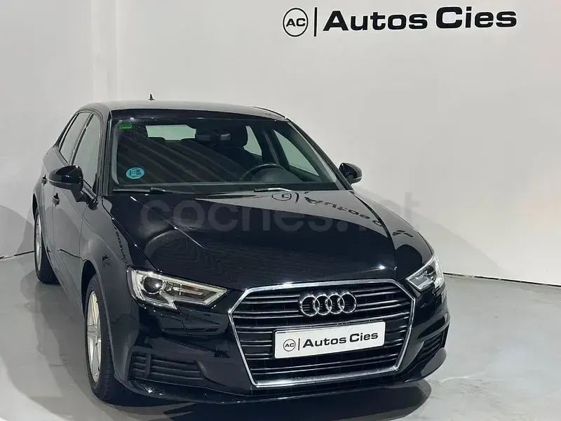 Usado Audi A3 150 CV (110 kW) 2019 Negro Berlina