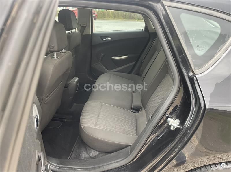 Usado Opel Astra Enjoy 100 CV (73 kW) 2010 Negro Berlina