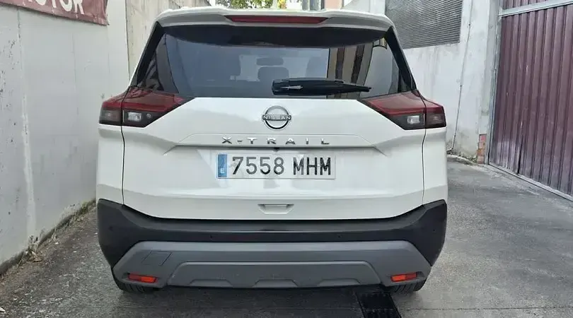 Usado Nissan X-Trail N-Connecta 163 CV (119 kW) 2023 Lunar white SUV