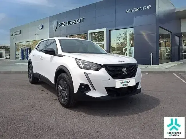 Usado Peugeot 2008 Active 110 CV (80 kW) 2021 Blanco SUV