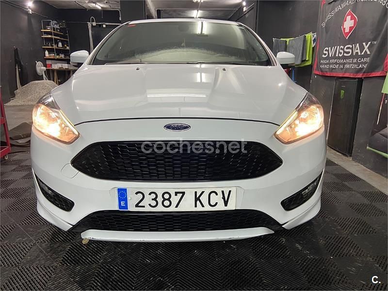 Usado Ford Focus ST-Line 125 CV (91 kW) 2017 Blanco Berlina