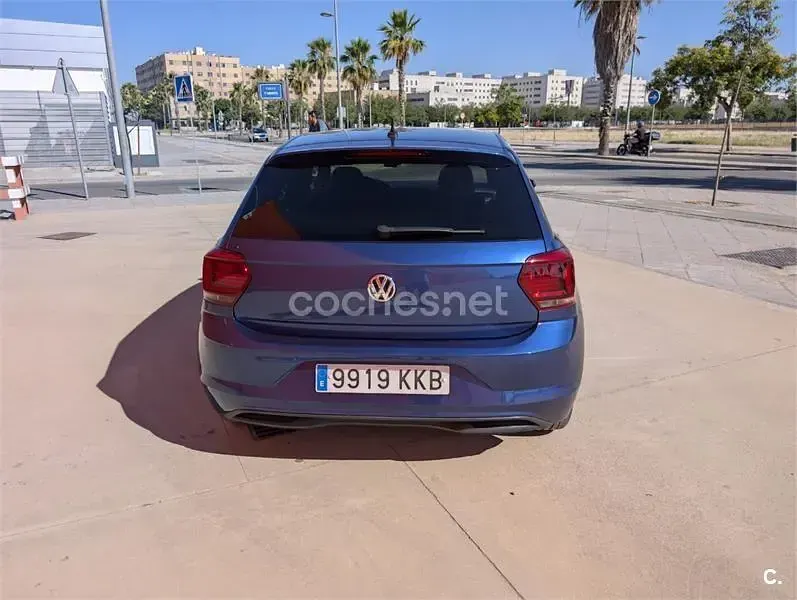 Usado VW Polo Sportline 95 CV (69 kW) 2018 Azul Utilitario