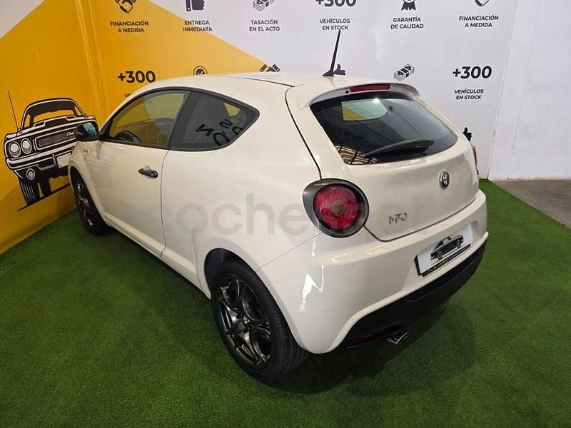 Usado Alfa Romeo MiTo 85 CV (62 kW) 2015 Beige Utilitario