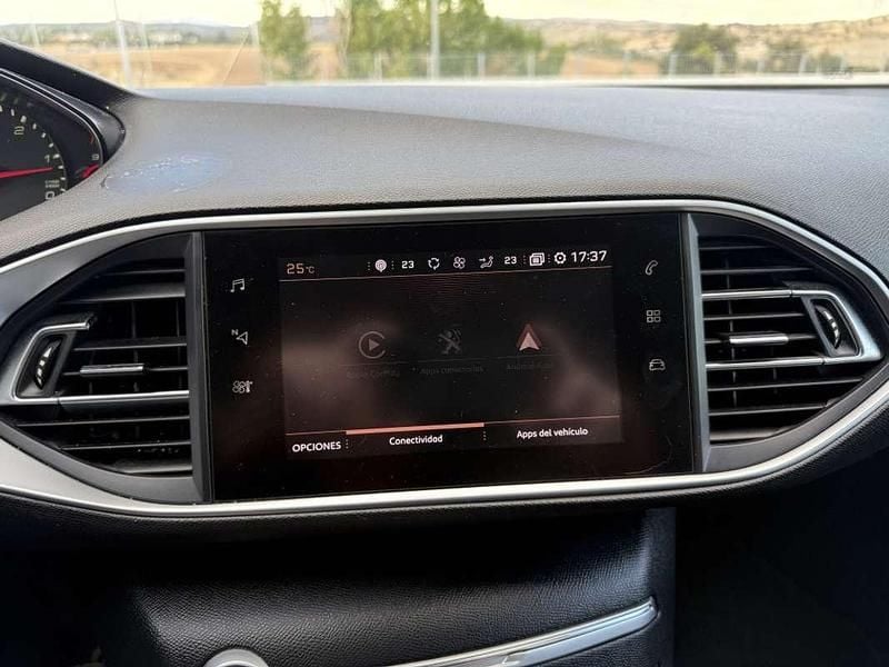 Usado Peugeot 308 SW Style 99 CV (72 kW) 2020 Gris Familiar