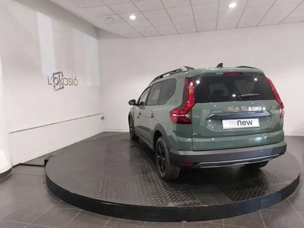 Usado Dacia Jogger Extreme 110 CV (80 kW) 2025 Verde Monovolumen