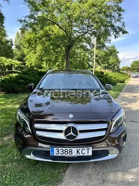 Käytetty Mercedes GLA200 AMG line 136 HP (100 kW) 2017 Ruskea Katumaasturi