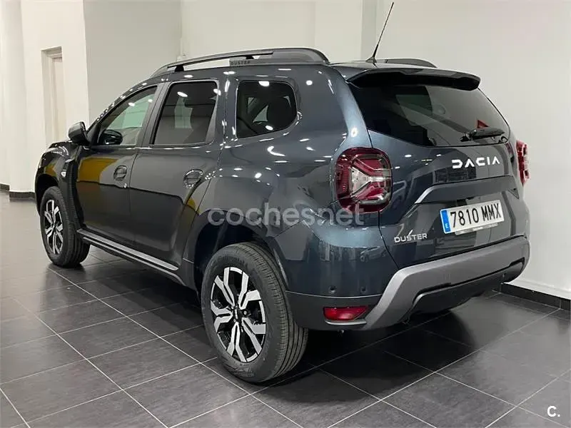 Usado Dacia Duster Journey 100 CV (73 kW) 2024 Gris / plata SUV