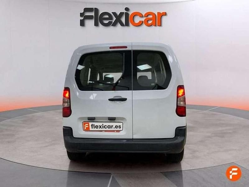 Usado Peugeot Rifter Active 102 CV (75 kW) 2022 Blanco Monovolumen