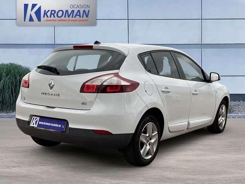 Usado Renault Mégane Life 95 CV (69 kW) 2015 Blanco Berlina