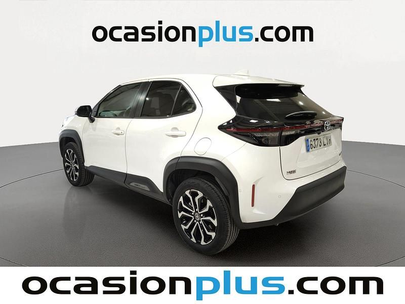 Usado Toyota Yaris Active 116 CV (85 kW) 2022 Blanco Utilitario