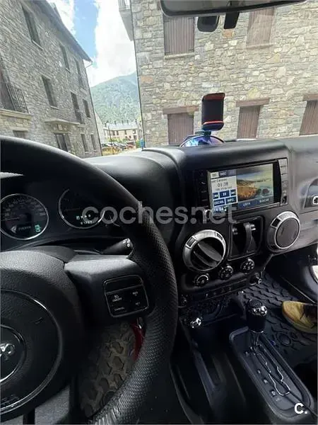 Usado Jeep Wrangler Sahara 200 CV (147 kW) 2011 Negro SUV
