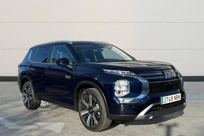 Nuevo 2024 Mitsubishi Outlander SUV | 43.590 € - Imagen 1/4