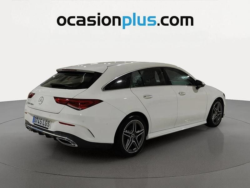 Usado Mercedes CLA220 Shooting Brake AMG 190 CV (139 kW) 2020 Blanco Familiar