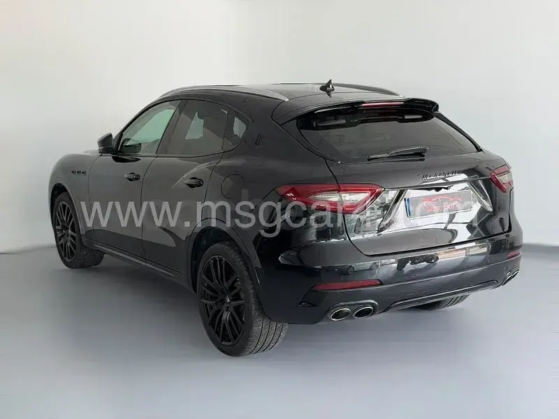 Usado Maserati Levante 430 CV (316 kW) 2017 Negro SUV