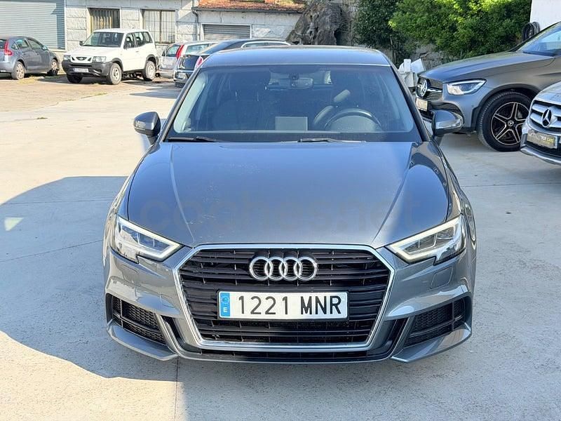 Usado Audi A3 S-Line 150 CV (110 kW) 2019 Gris / plata Berlina
