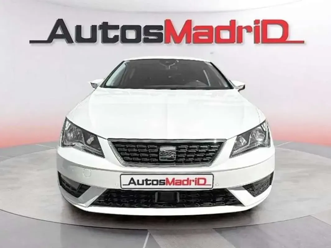 Usado Seat Leon Style 116 CV (85 kW) 2020 Blanco Berlina
