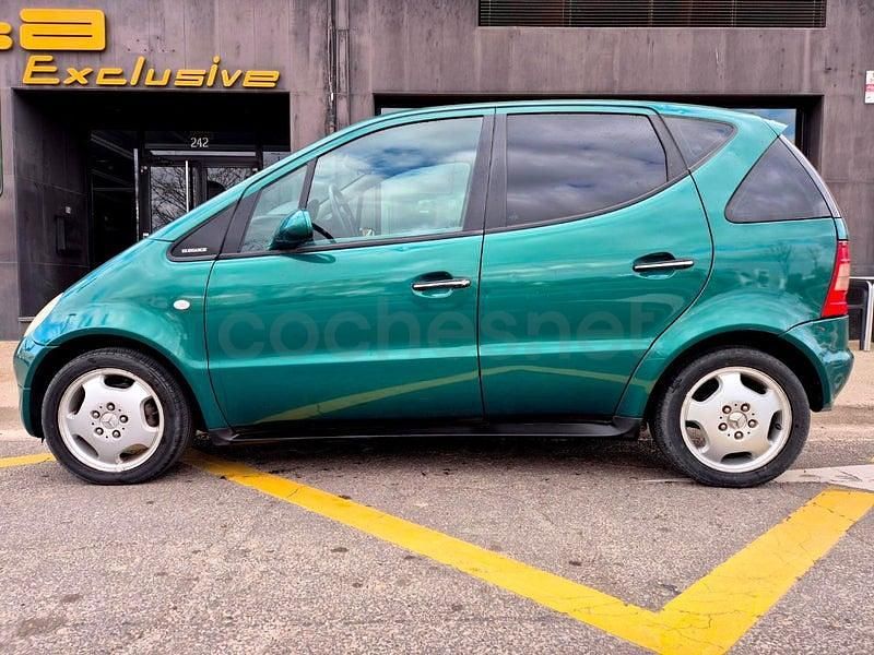 Usado Mercedes A160 Elegance 102 CV (75 kW) 1998 Verde Monovolumen