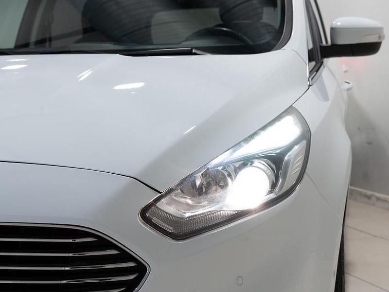 Usado Ford S-MAX Titanium 150 CV (110 kW) 2016 Blanco Monovolumen