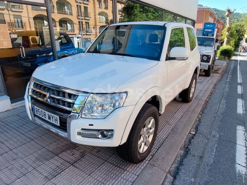Blanco Usado 2016 Mitsubishi Montero SUV | 25.500 € (Caro) - Imagen 1/4