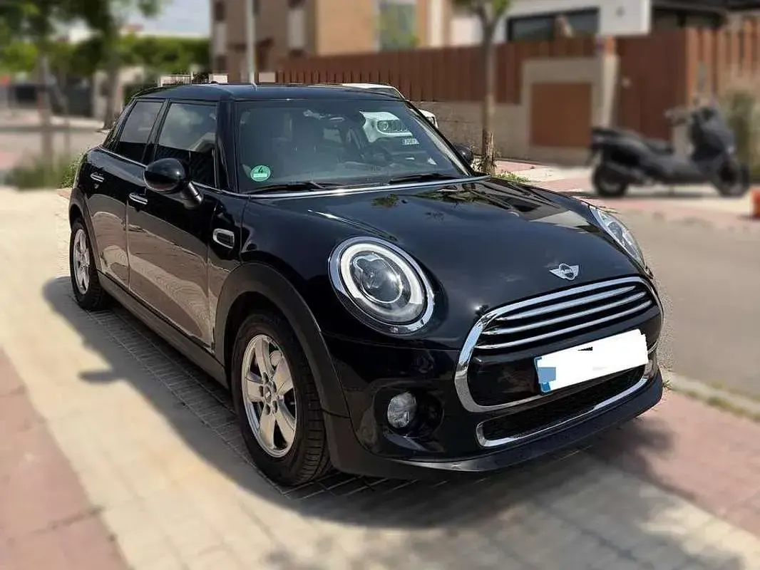Usado Mini Cooper D 116 CV (85 kW) 2015 Negro Utilitario