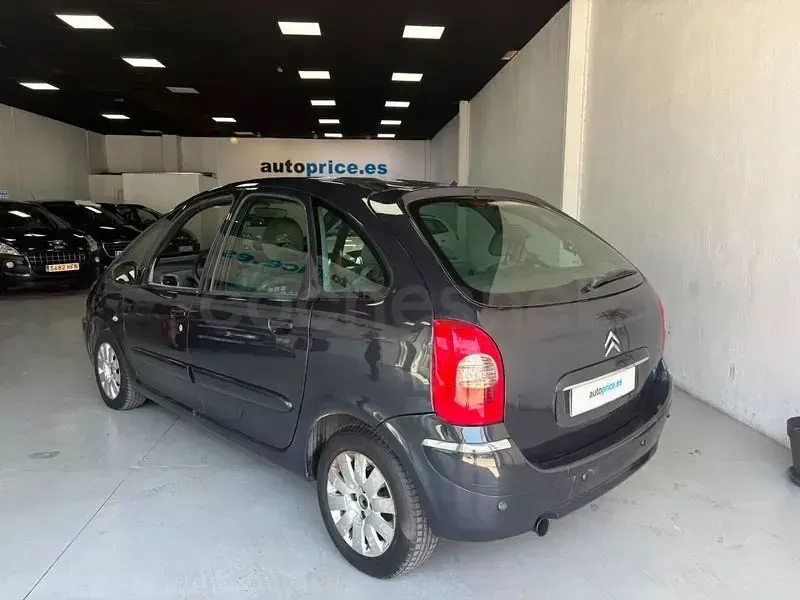 Usado Citroën Xsara Picasso Exclusive 90 CV (66 kW) 2005 Azul Monovolumen