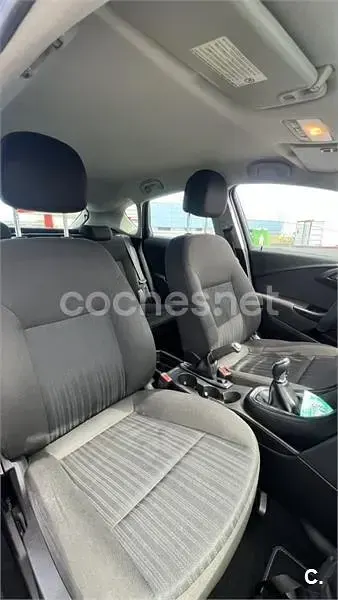 Usado Opel Astra Enjoy 115 CV (84 kW) 2011 Negro Berlina