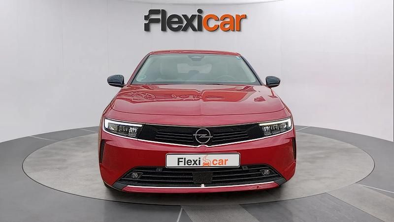 Usado Opel Astra Elegance 131 CV (96 kW) 2023 Granate Berlina