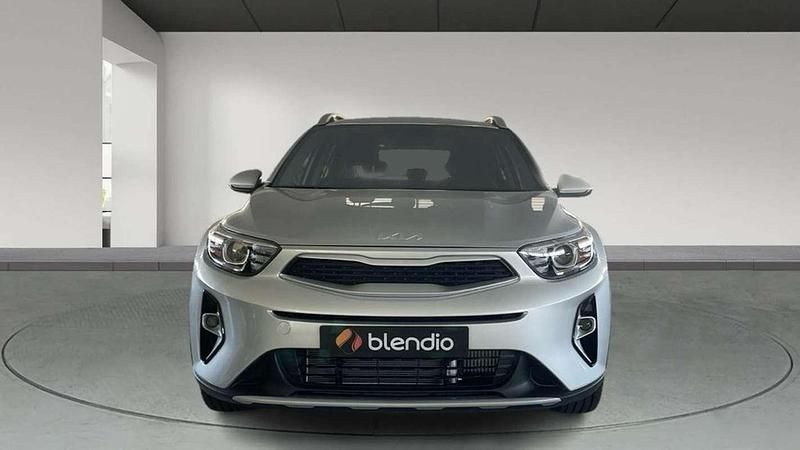 Usado Kia Stonic 101 CV (74 kW) 2025 Plateado SUV