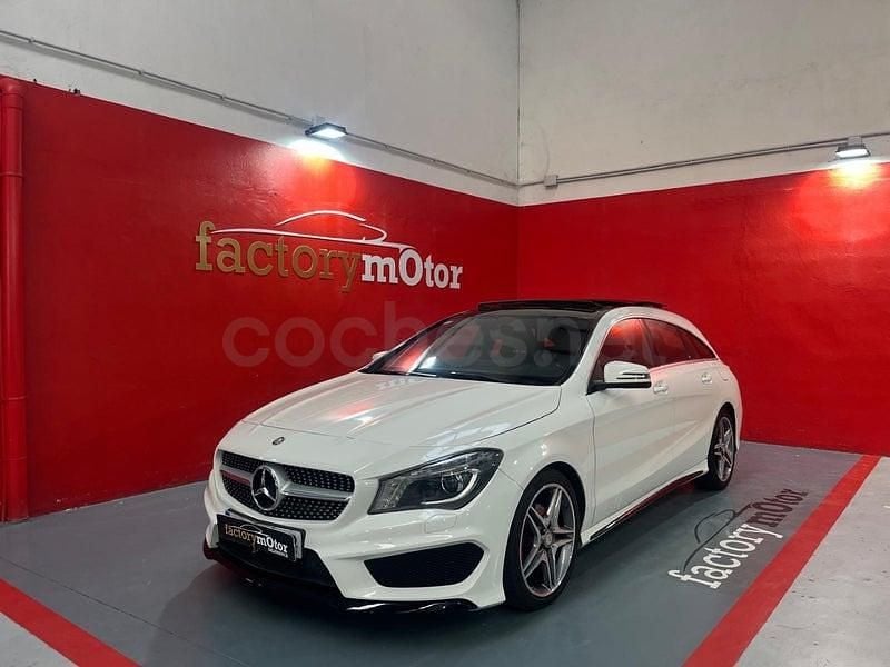 Usado Mercedes CLA220 Shooting Brake 177 CV (130 kW) 2016 Blanco Familiar