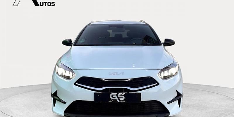 Usado Kia Ceed Edition 7 101 CV (74 kW) 2025 Blanco Utilitario