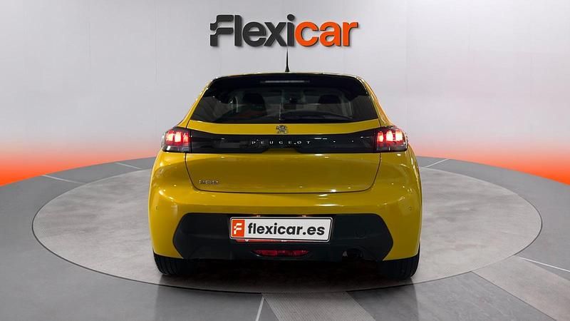 Usado Peugeot 208 Active 75 CV (55 kW) 2020 Amarillo Utilitario