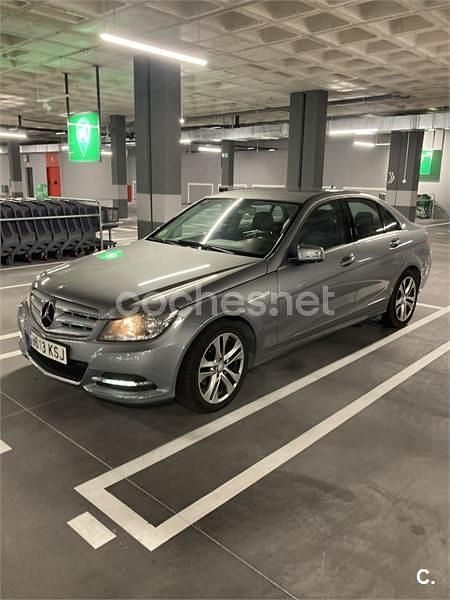 Usado Mercedes C200 136 CV (100 kW) 2013 Gris / plata Berlina