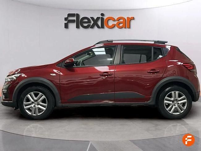 Usado Dacia Sandero Comfort 91 CV (66 kW) 2022 Rojo