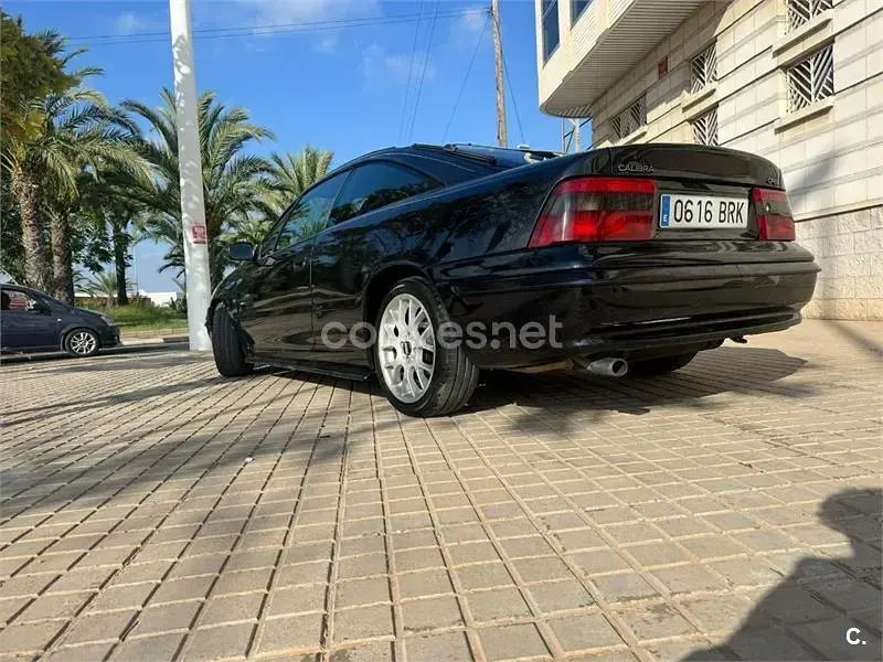 Usado Opel Calibra 115 CV (84 kW) 1992 Negro Coupe