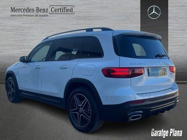 Usado Mercedes GLB200 150 CV (110 kW) 2024 Blanco digital SUV