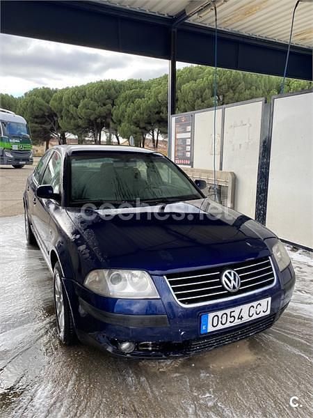 Usado VW Passat Edition 130 CV (95 kW) 2002 Azul Berlina
