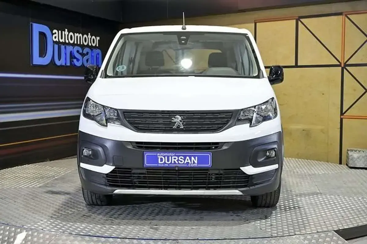 Usado Peugeot Rifter Active 101 CV (74 kW) 2022 Blanco Monovolumen