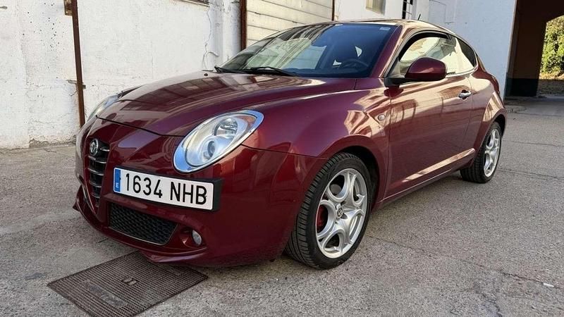 Burdeos Usado 2012 Alfa Romeo MiTo Utilitario | 3490 € (Buen precio) - Imagen 1/4