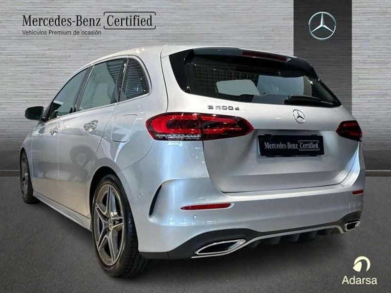 Usado Mercedes B200 150 CV (110 kW) 2019 Plateado Monovolumen