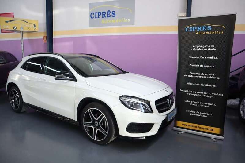 Blanco Usado 2015 Mercedes GLA200 AMG line SUV | 25.500 € (Caro) - Imagen 1/4