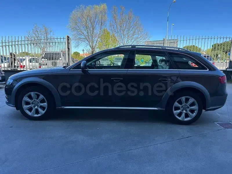 Usado Audi A4 Allroad 240 CV (176 kW) 2011 Marrón Familiar