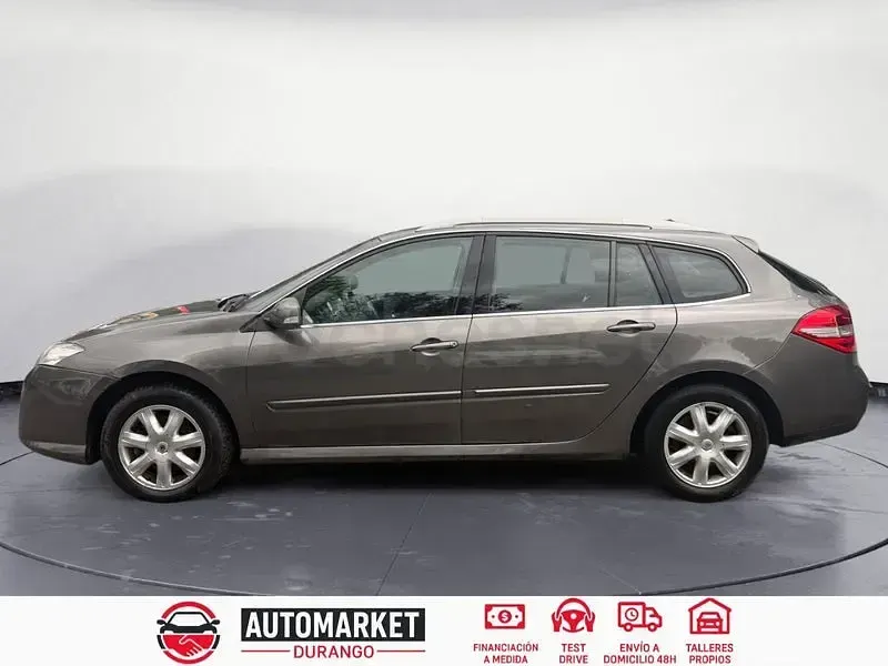 Usado Renault Laguna III 130 CV (95 kW) 2010 Gris / plata Familiar