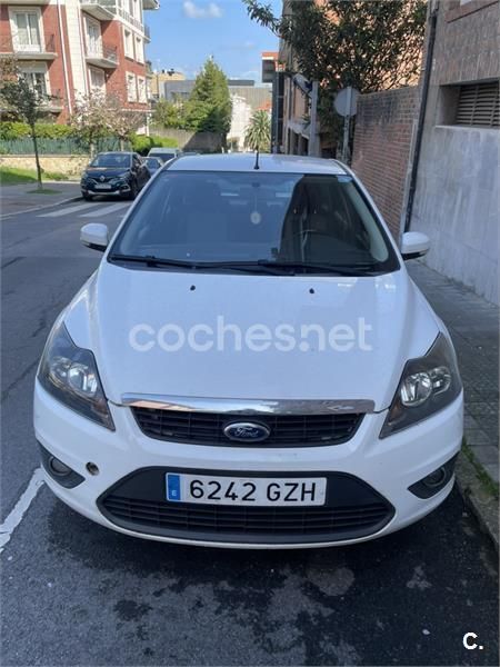 Blanco Usado 2010 Ford Focus Trend Berlina | 3500 € (Buen precio) - Imagen 1/4