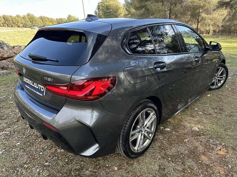 Usado BMW 118 M Sport 136 CV (100 kW) 2021 Gris Utilitario