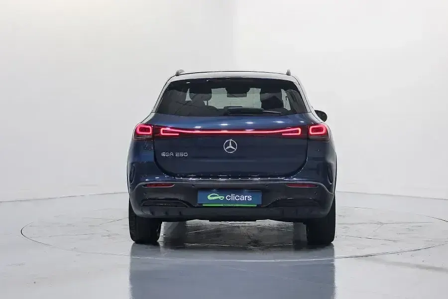 Käytetty Mercedes EQA250 139 kW (190 HP) 2021 Sininen Katumaasturi