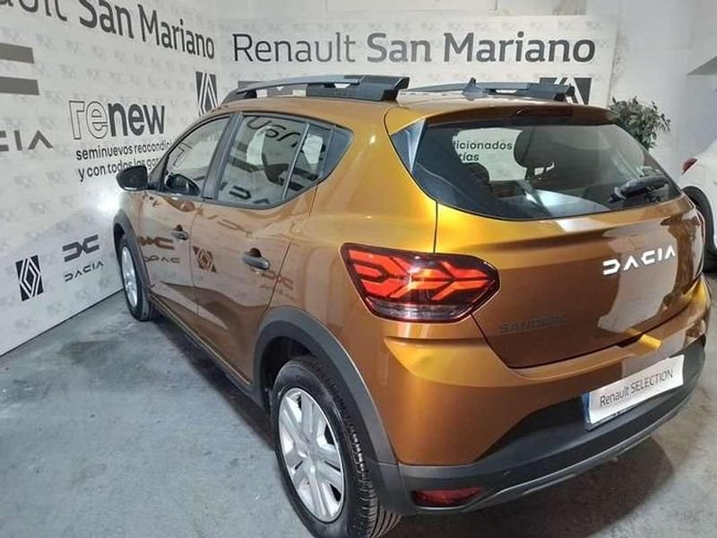 Usado Dacia Sandero Essentiel 91 CV (66 kW) 2023 Naranja Utilitario