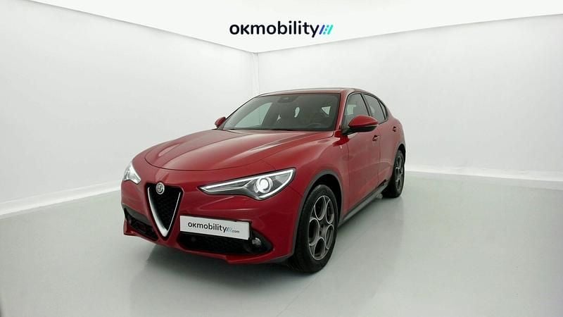 Usado Alfa Romeo Stelvio Ti 210 CV (154 kW) 2022 Rosso alfa SUV