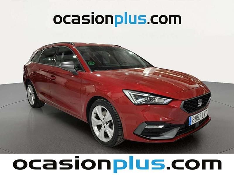 Usado Seat Leon ST FR 150 CV (110 kW) 2022 Rojo Familiar